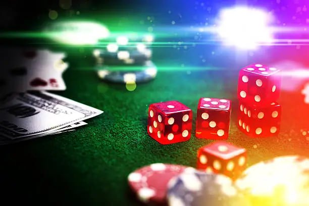 Simbol keamanan privasi dan perlindungan data akun pengguna rolingspin